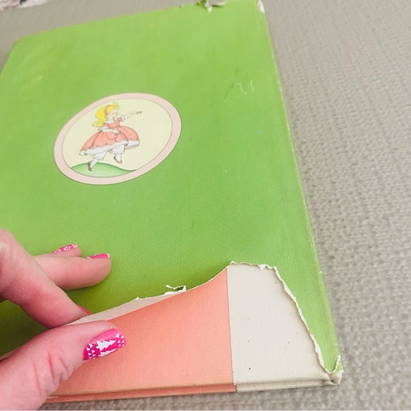 Vintage children’s book, The Joan Walsh Anglund Storybook, c 1978 - Picture 7 of 15